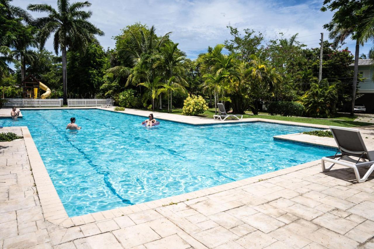 Luxury Apartments And Rooms,The Lagoons Бухта Монтего Экстерьер фото