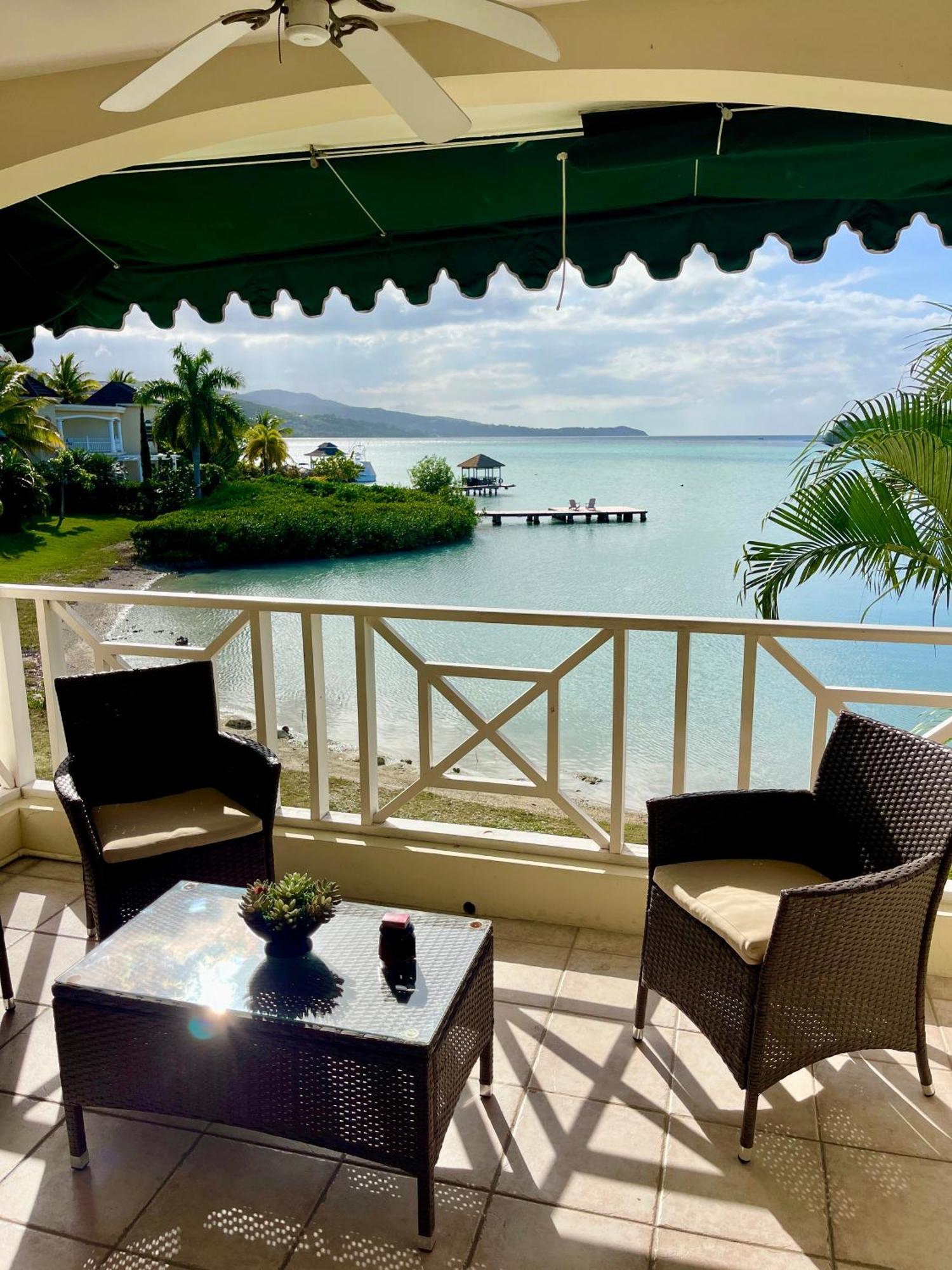 Luxury Apartments And Rooms,The Lagoons Бухта Монтего Экстерьер фото