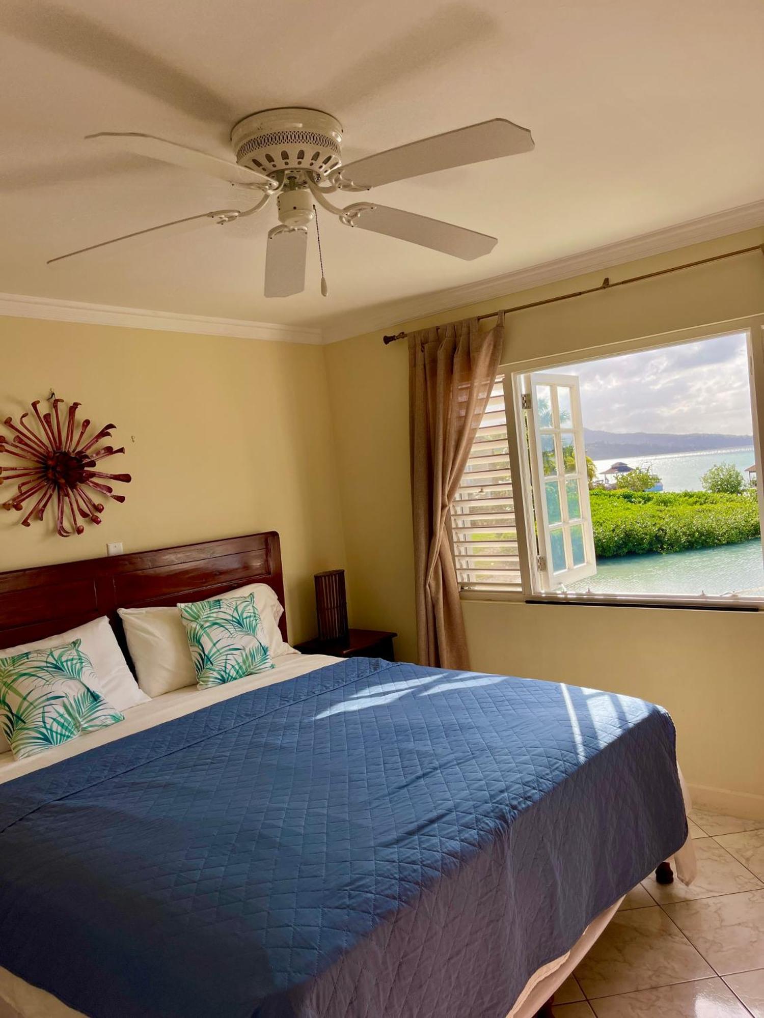 Luxury Apartments And Rooms,The Lagoons Бухта Монтего Экстерьер фото