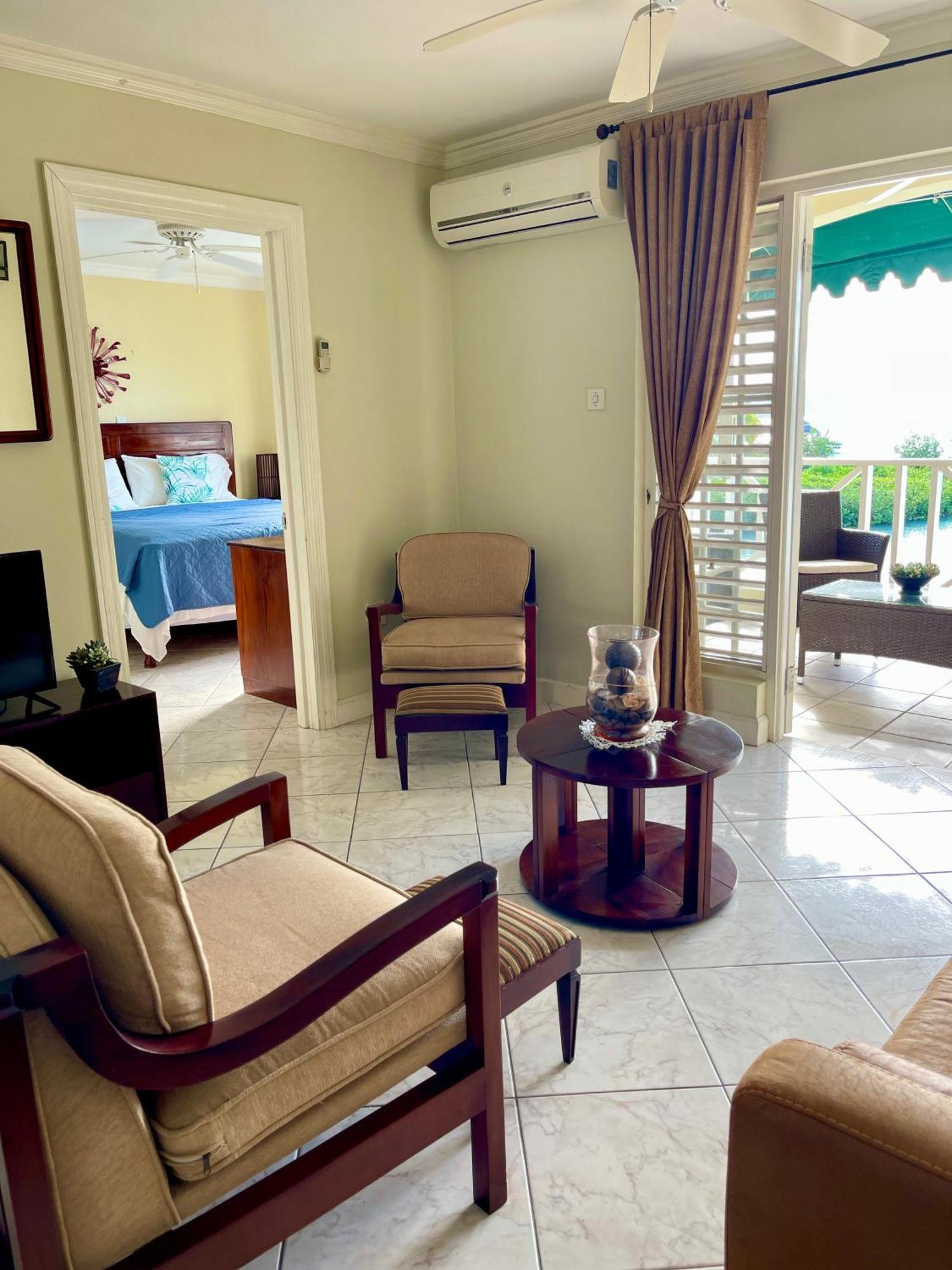 Luxury Apartments And Rooms,The Lagoons Бухта Монтего Экстерьер фото