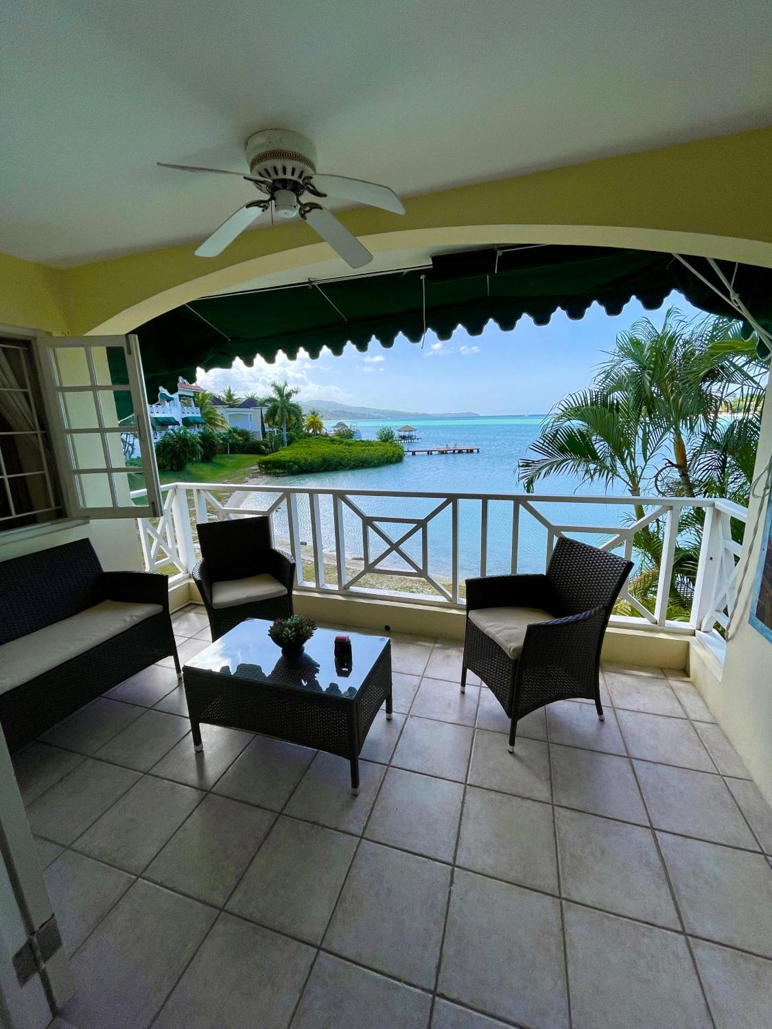 Luxury Apartments And Rooms,The Lagoons Бухта Монтего Экстерьер фото