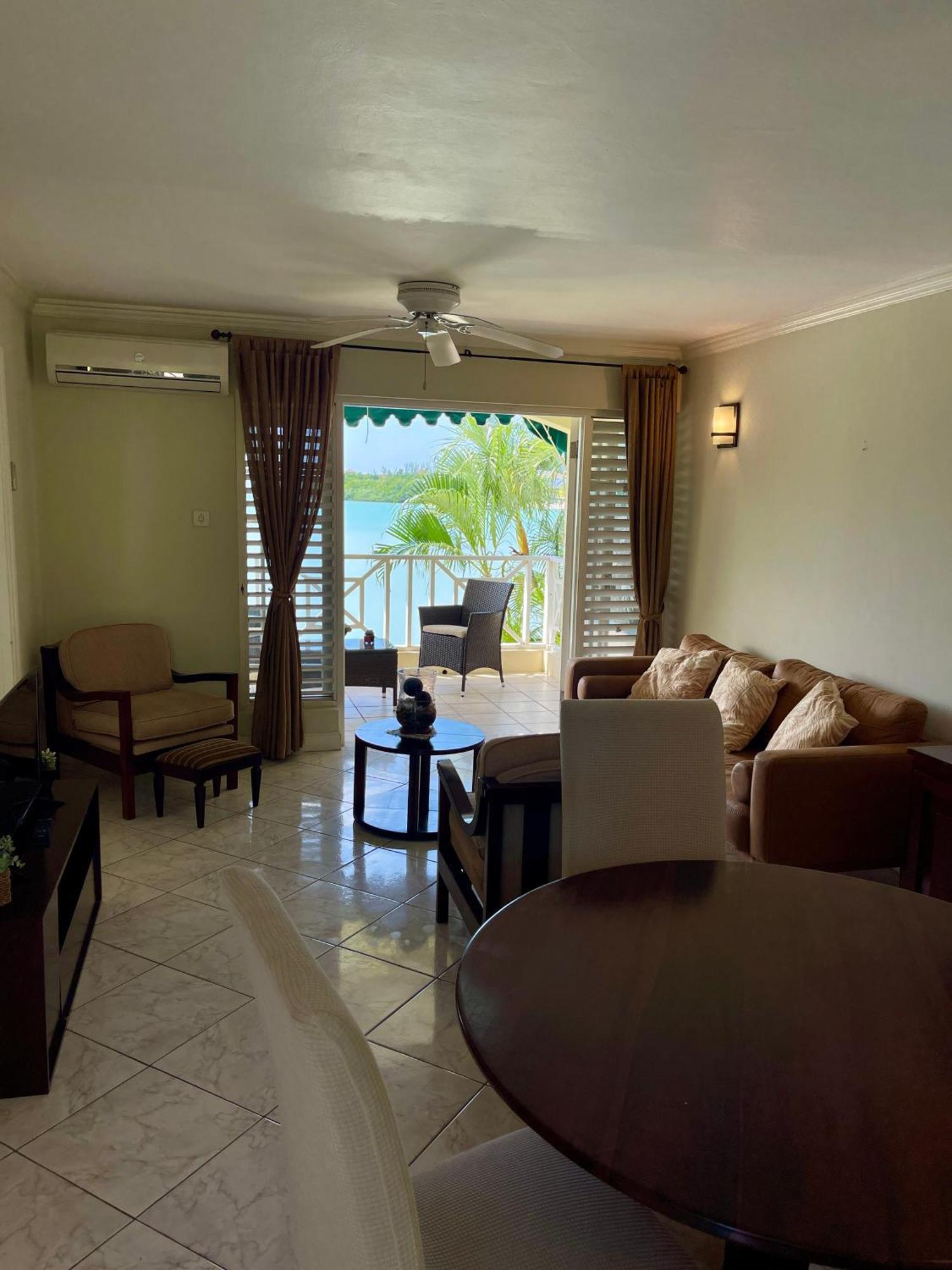 Luxury Apartments And Rooms,The Lagoons Бухта Монтего Экстерьер фото