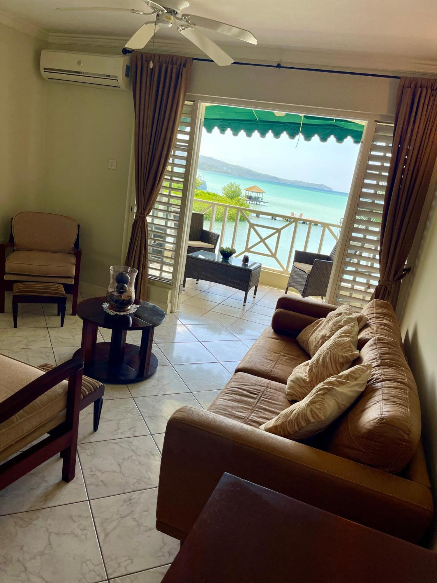 Luxury Apartments And Rooms,The Lagoons Бухта Монтего Экстерьер фото