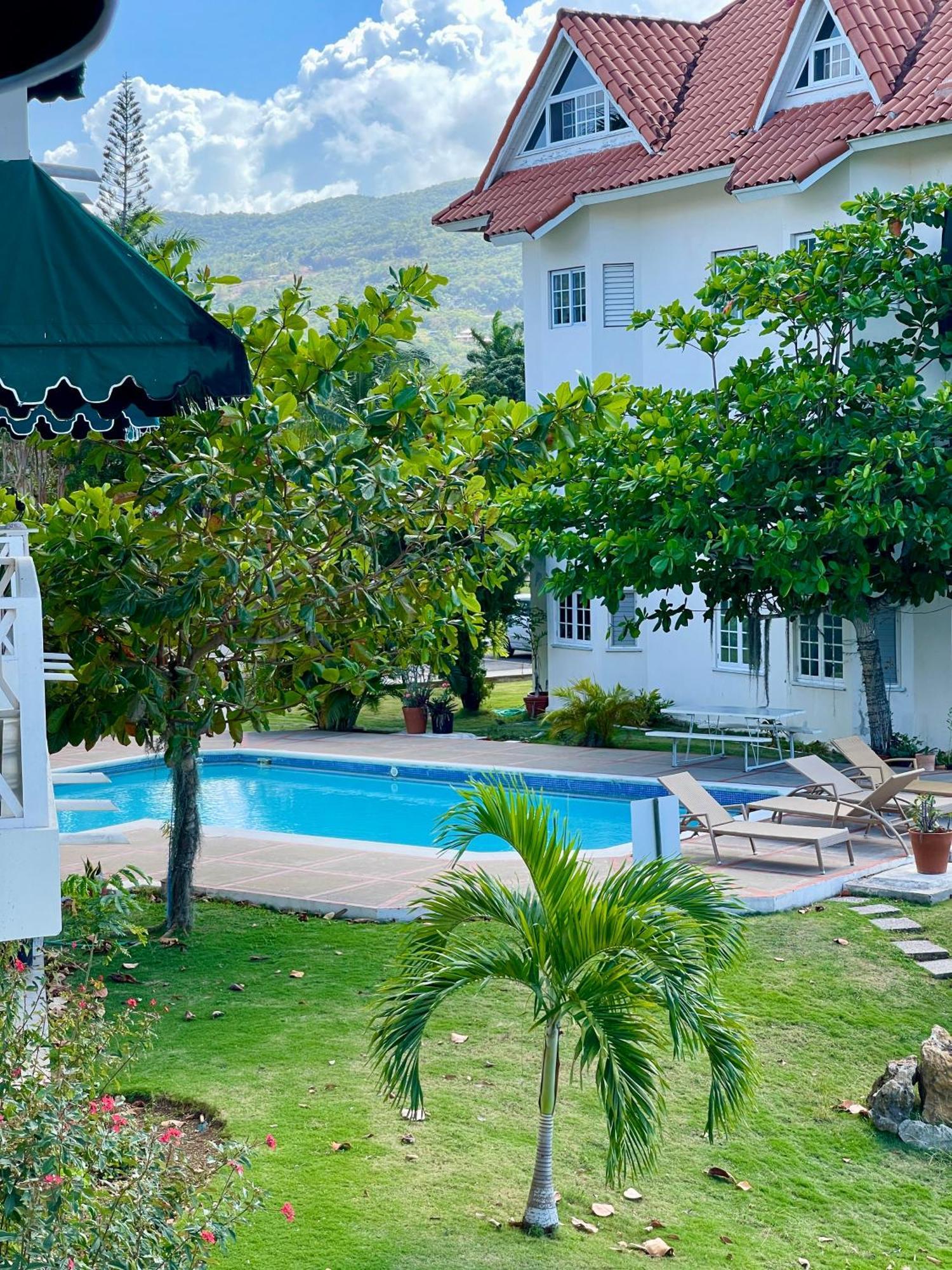 Luxury Apartments And Rooms,The Lagoons Бухта Монтего Экстерьер фото