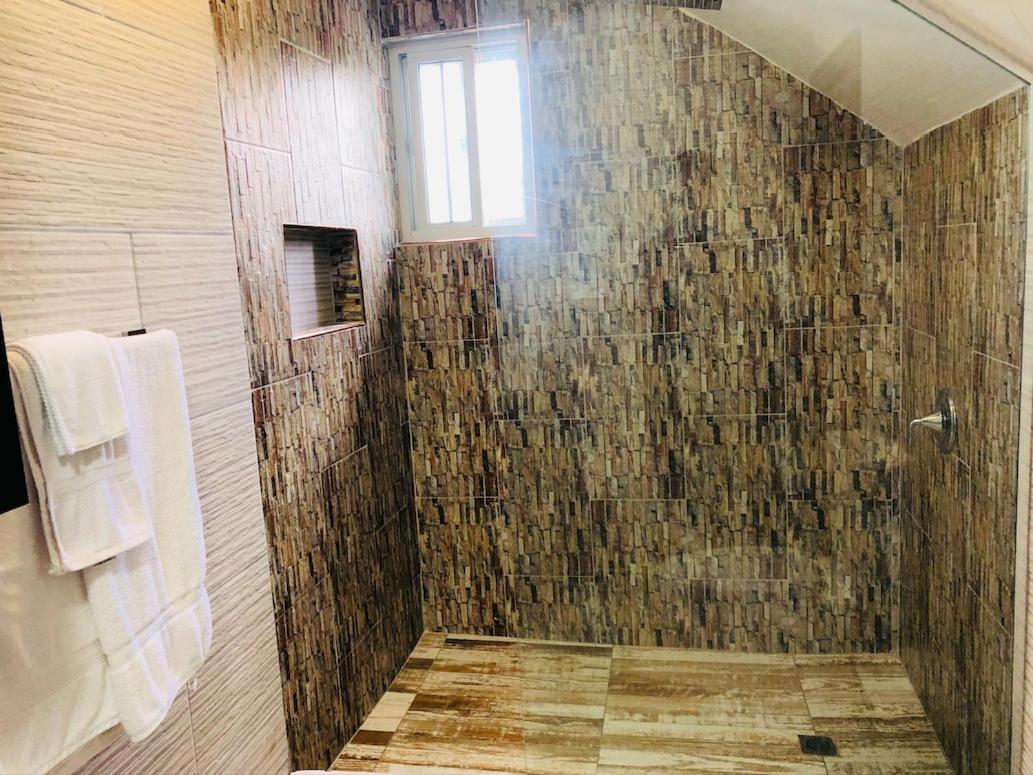 Luxury Apartments And Rooms,The Lagoons Бухта Монтего Экстерьер фото